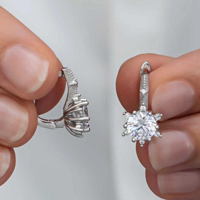 Kadın ​Gümüş Çiçek Desenli Kadın Küpe