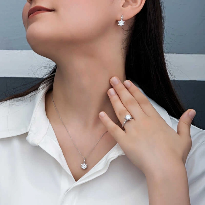 Kadın ​Gümüş Çiçek Desenli Kadın Set