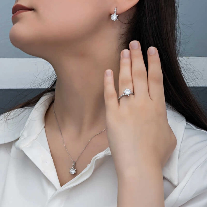 Kadın ​Gümüş Çiçek Desenli Kadın Set