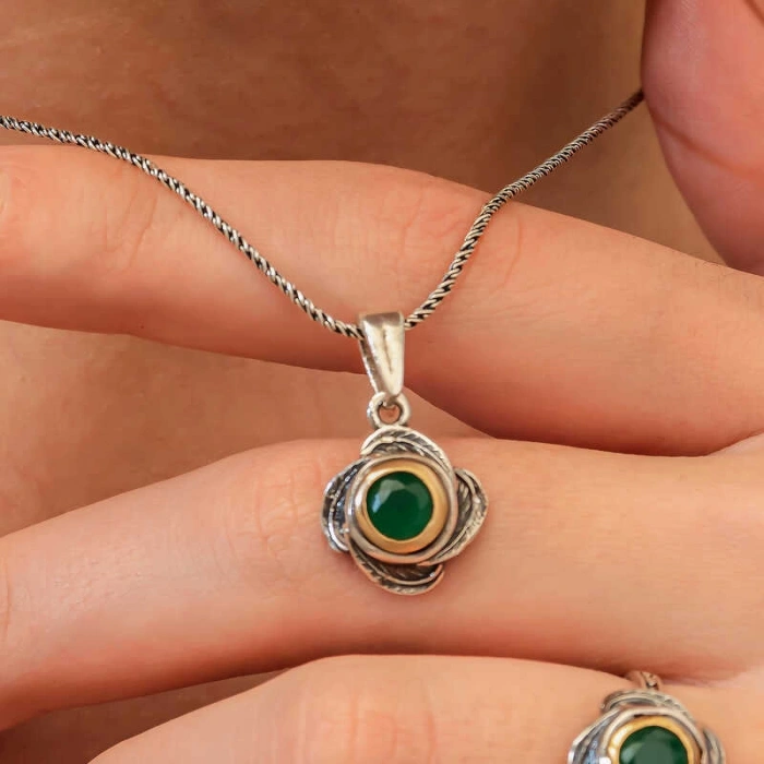 Kadın Gümüş Çiçek Desenli Otantik Kadın Kolye