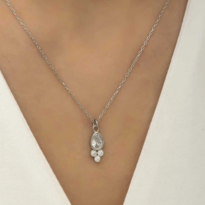Kadın Gümüş Çiğ Damlası Tektaş Bayan Kolye