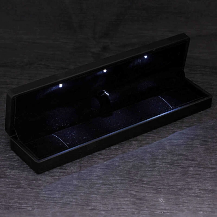 Kadın Gümüş Işıklı Kutulu Taşlı Gurmet Kadın Bileklik