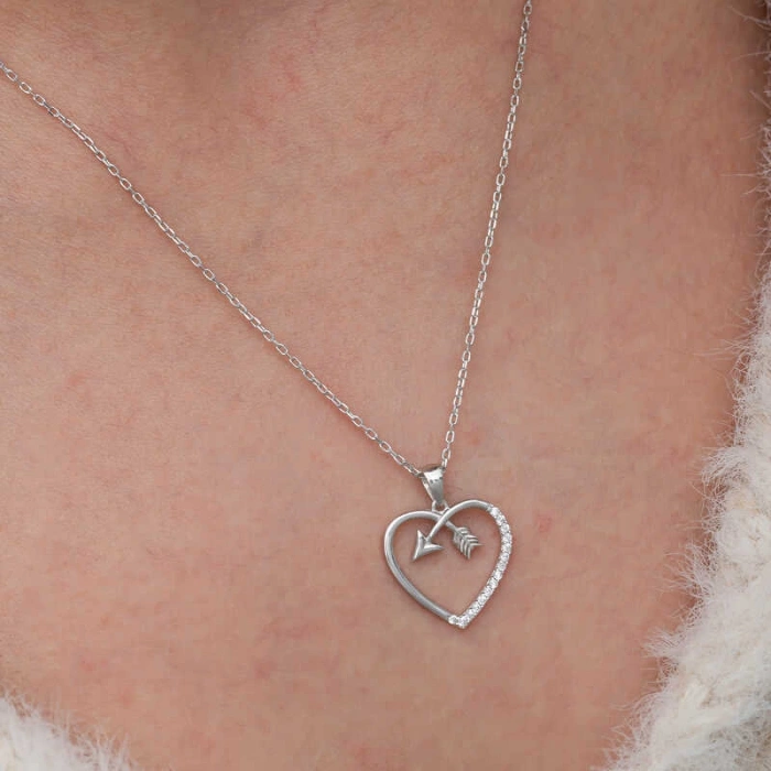 Kadın Gümüş Kalpli Ok Kadın Kolye