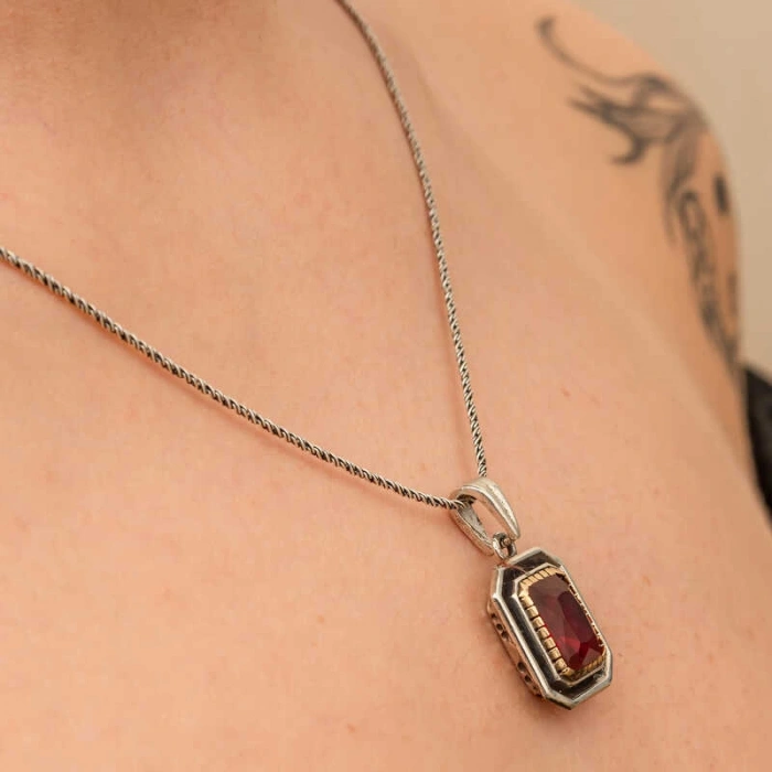 Kadın Gümüş Kırmızı Taşlı Dikdörtgen Kadın Kolye