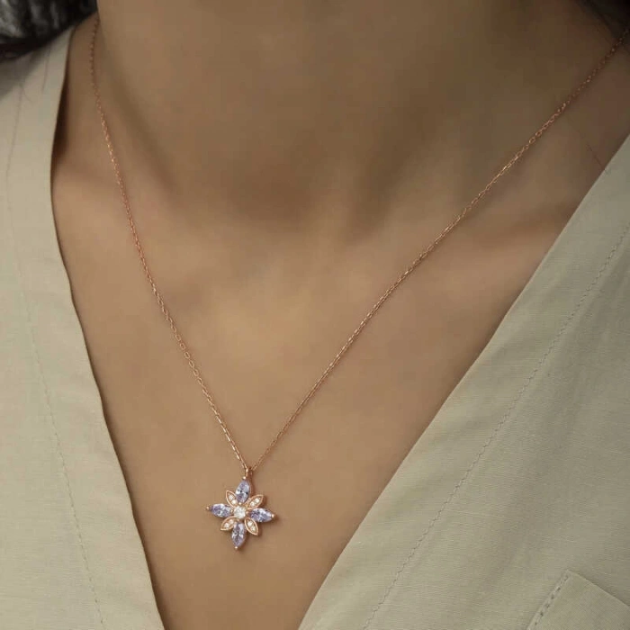 Kadın Gümüş Lila Taşlı Umut Çiçeği Kolye