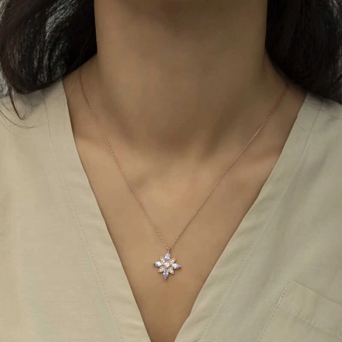 Kadın Gümüş Lila Taşlı Umut Çiçeği Kolye