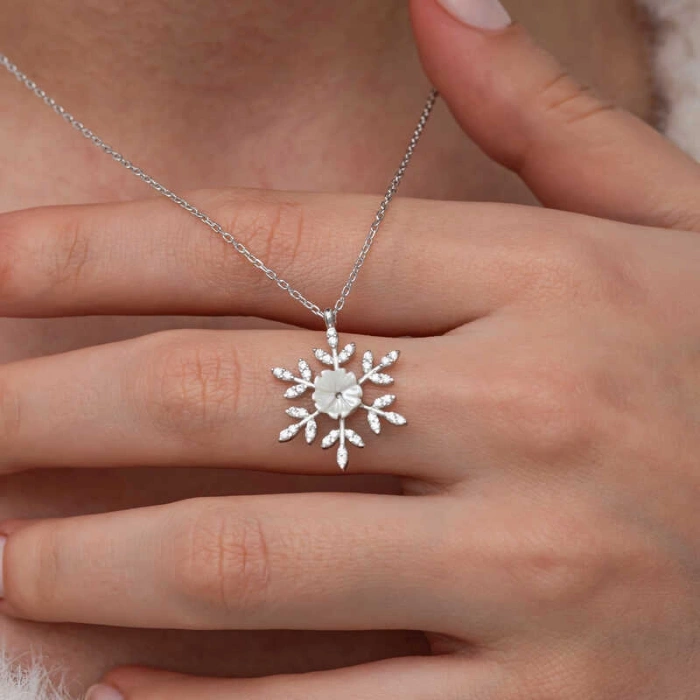 Kadın Gümüş Manolya Çiçeği Kar Tanesi Kadın Kolye