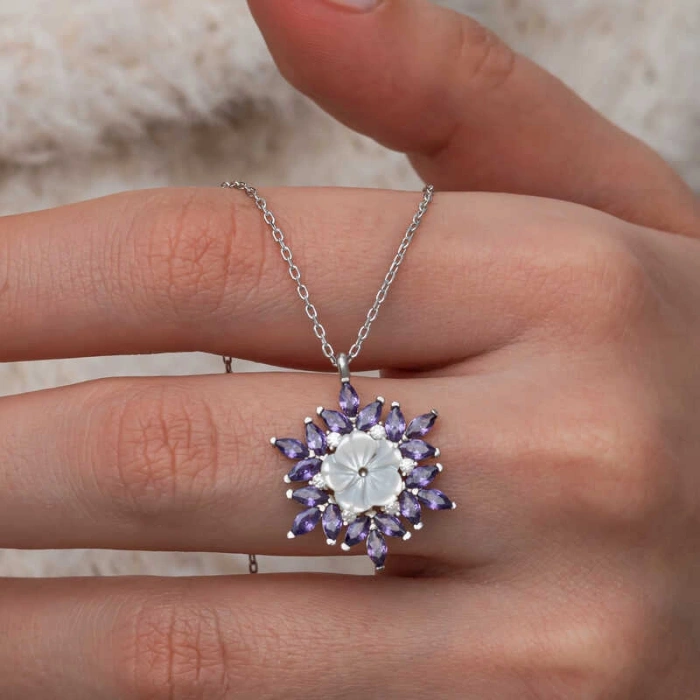 Kadın Gümüş Mor Lotus Desenli Çiçek Kadın Kolye