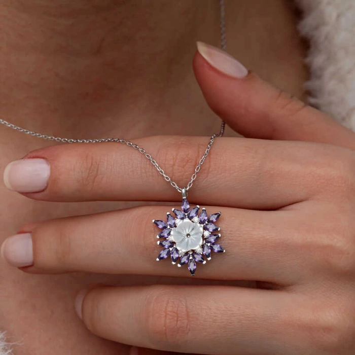 Kadın Gümüş Mor Lotus Desenli Çiçek Kadın Kolye