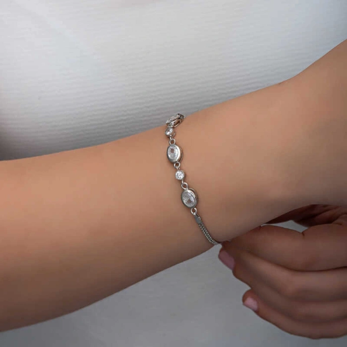 Kadın Gümüş Oval Taşlı Kadın Bileklik