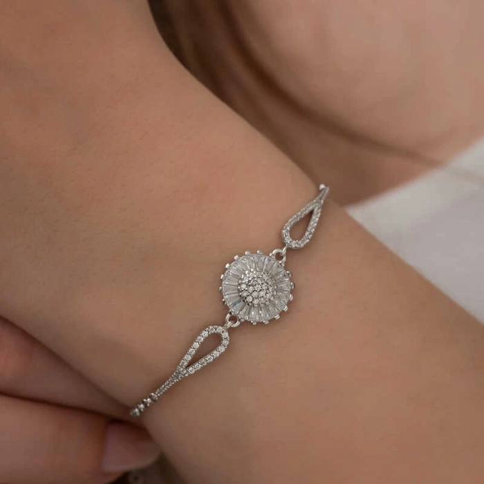 Kadın Gümüş Rodyum Baget Taşlı Sonsuzluk Bileklik