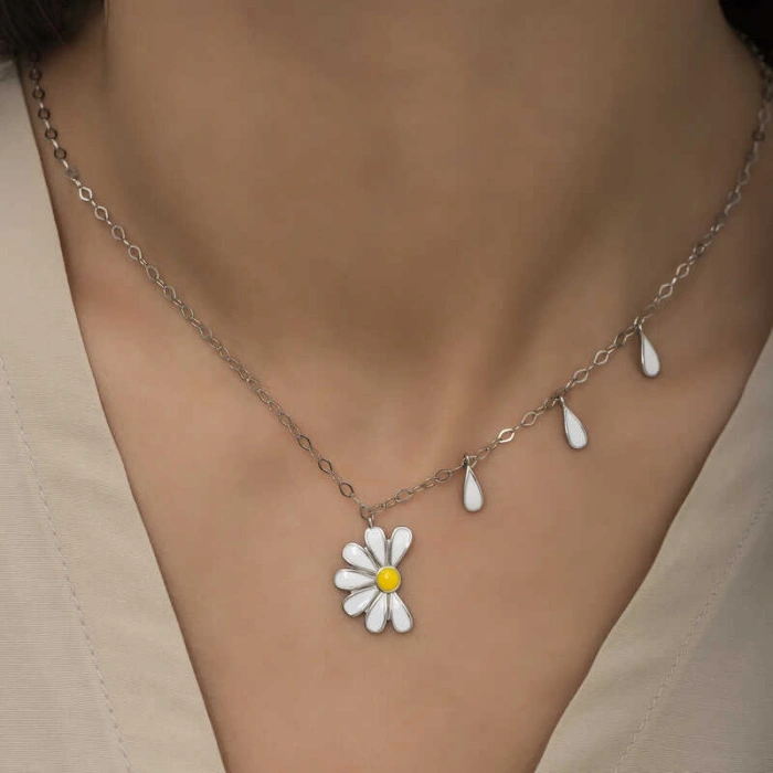 Kadın Gümüş Rodyum Papatya Seviyor Sevmiyor Bayan Kolye