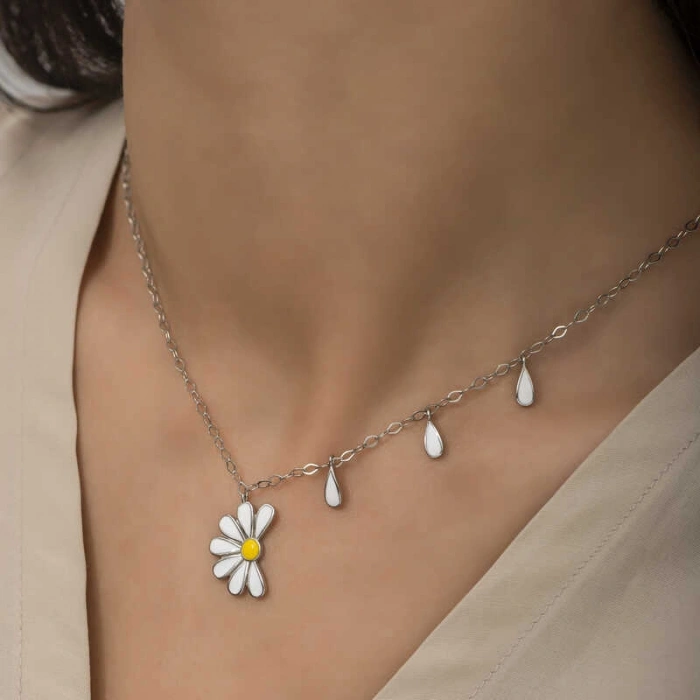 Kadın Gümüş Rodyum Papatya Seviyor Sevmiyor Bayan Kolye