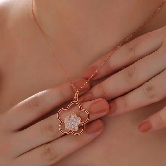 Kadın ​Gümüş Rose Çiçek Desenli Kadın Kolye