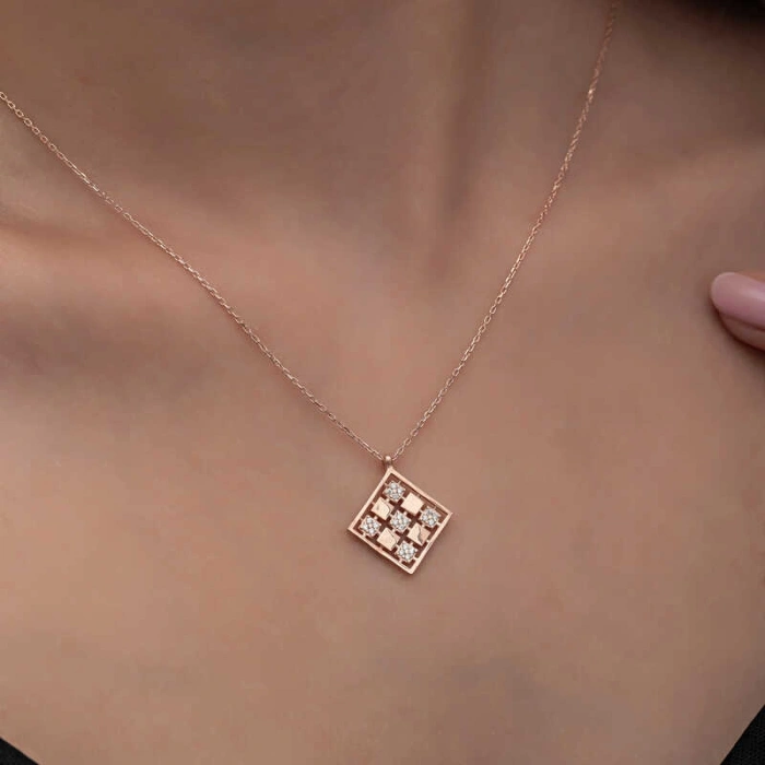 Kadın Gümüş Rose Dörtgen Zirkon Taşlı Kadın Kolye