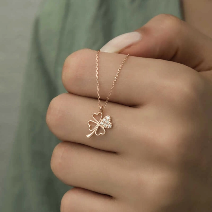 Kadın Gümüş Rose Kalpli Dört Yapraklı Yonca Kadın Kolye
