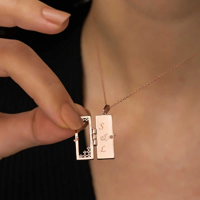 Kadın ​Gümüş Rose Kapaklı Kişiye Özel Kolye