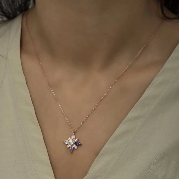 Kadın Gümüş Rose Mix Taşlı Umut Çiçeği Kolye