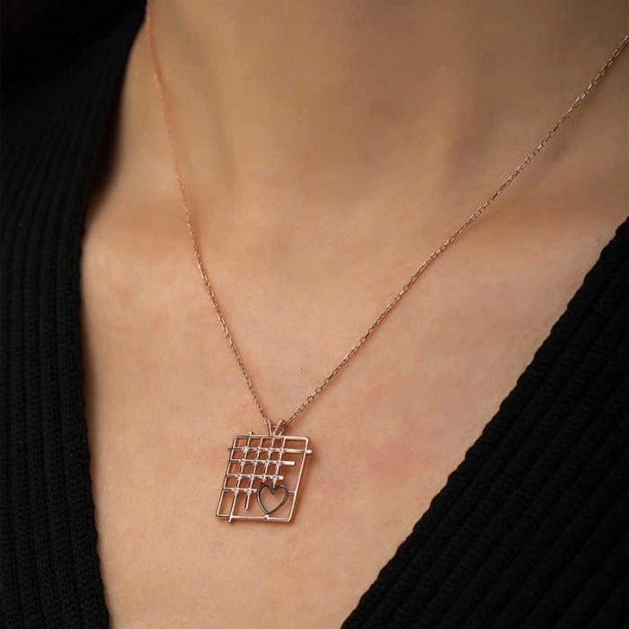 Kadın Gümüş Rose Parmaklıklar Arasındaki Aşk Kolye