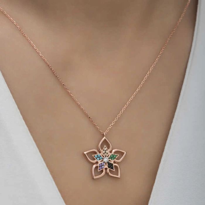 Kadın ​Gümüş Rose Renkli Taşlı Çiçek Kadın Kolye