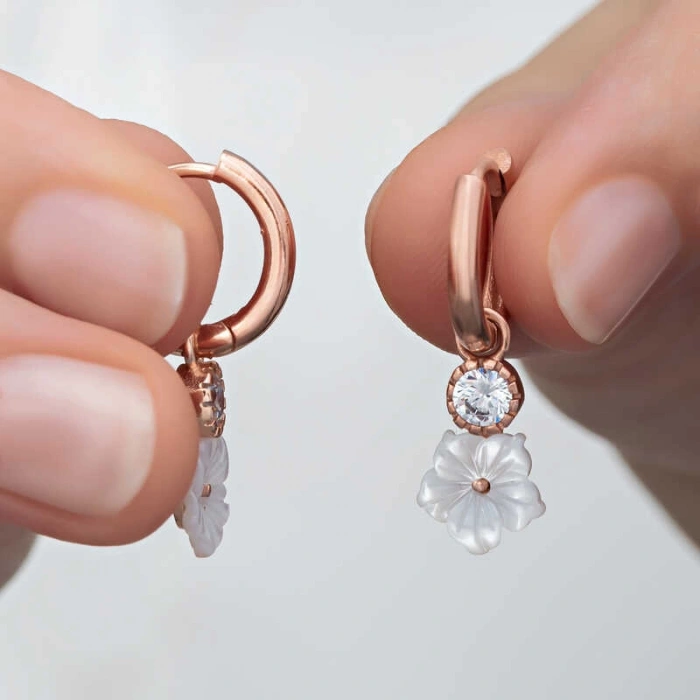 Kadın Gümüş Rose Sallantılı Manolya Çiçeği Kadın Küpe