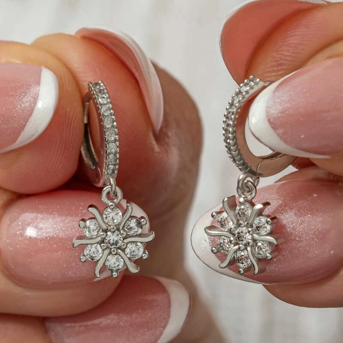 Kadın Gümüş Sallantılı Güneş Kadın Küpe