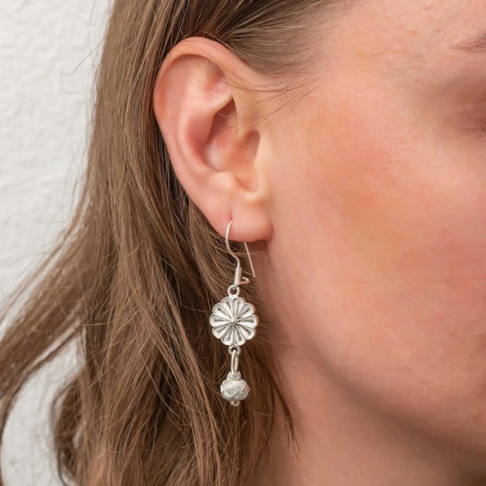 Kadın ​Gümüş Sallantılı Trabzon Kazaz Kadın Küpe