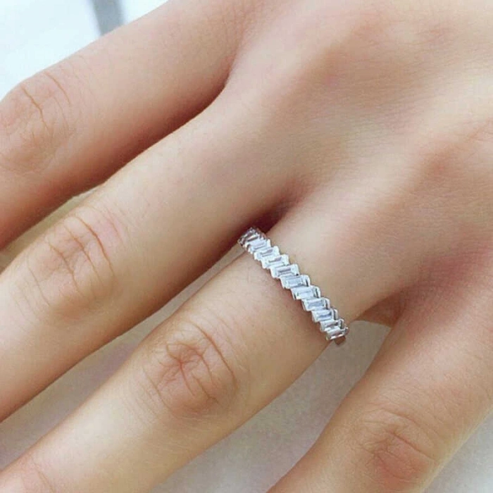 Kadın Gümüş Sıralı Baget Taşlı Bayan Yüzük