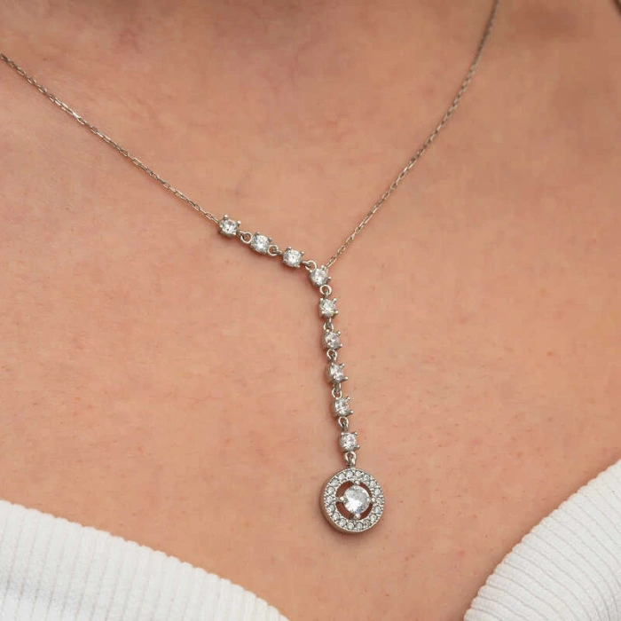 Kadın Gümüş Sıralı Zirkon Taşlı Çember Kadın Kolye