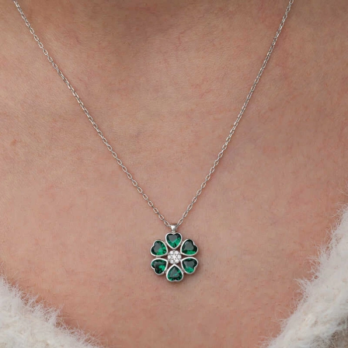 Kadın Gümüş Yeşil Kalpli Çiçek Kadın Kolye