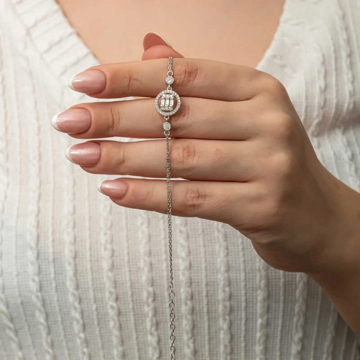 Kadın Gümüş Yuvarlak Baget Taşlı Kadın Bileklik