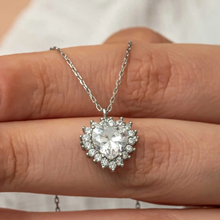 Kadın Gümüş Zirkon Taşlı Kalp Kadın Kolye