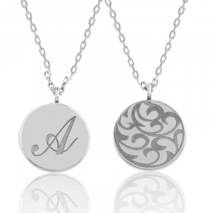 Kadın Gümüş Arkası Desenli Harfli Plaka Kolye