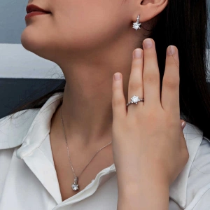 Kadın ​Gümüş Çiçek Desenli Kadın Set