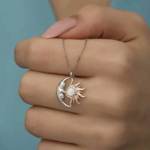 Kadın Gümüş Opal Beyaz Taşlı Ay Güneş Kadın Kolye