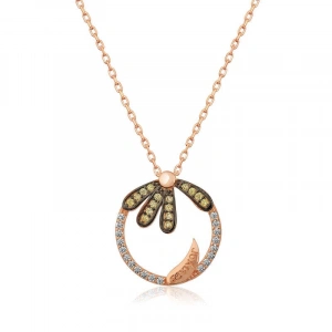 Kadın Gümüş Papatya ’’Seviyor’’ Kolye