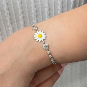 Kadın Gümüş Papatya Su Yolu Kadın Bileklik