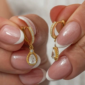 Kadın Gümüş Sallantılı Gold Damla Kadın Küpe