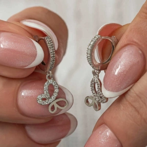 Kadın Gümüş Sallantılı Kelebek Kadın Küpe