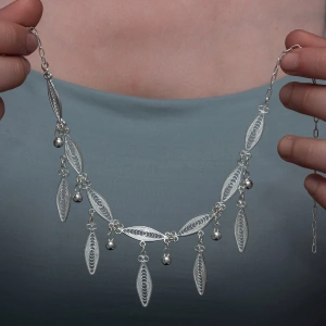 Kadın Gümüş Sonsuz Yaprak Telkari Kadın Kolye