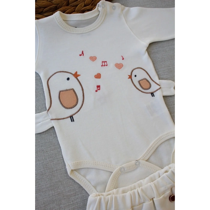 3-6 6-9 9-12 Ay Şarkıcı Kuşlar Nakışlı Bandanalı Uzun Kollu Zıbınlı 3lü Kız Bebek Takımı Ekru
