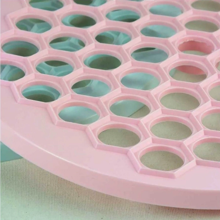 61 Bölmeli Petek Şekilli Pratik Mantı Kesici Açma Kalıbı Mantımatik (4172)