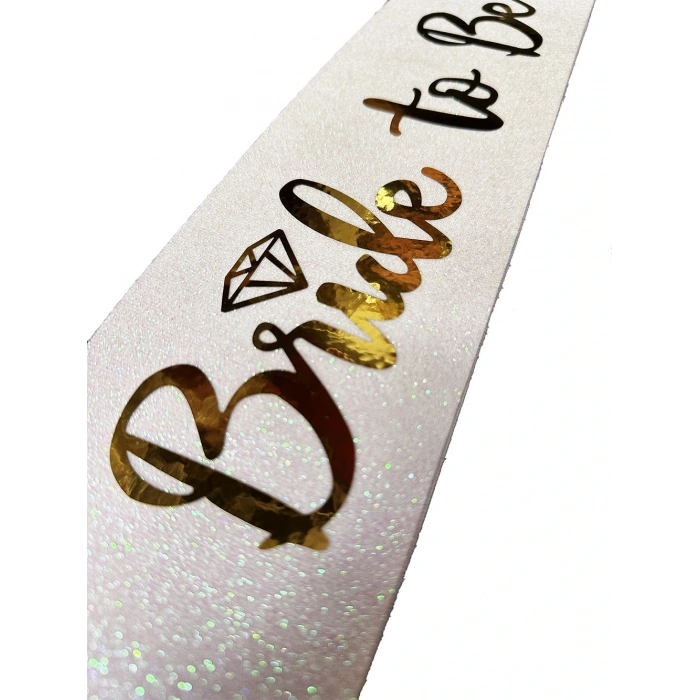 Beyaz Üzeri Altın İtalik Alyanslı Bride To Be Yazılı Simli Işıltılı Kuşak Kemer 10 Cm Genişlik (4172)