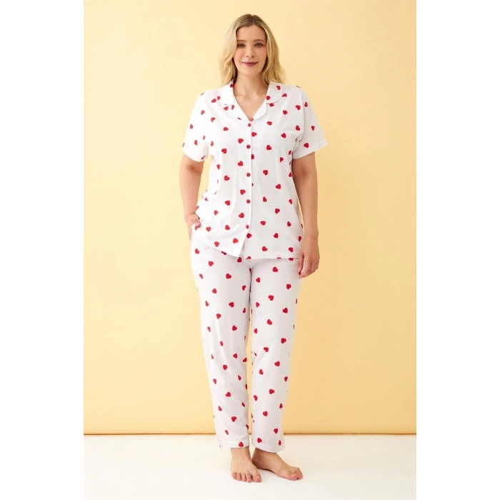 venüsshopping- Kadın Beyaz Kırmızı Kalp Desenli Önden Düğmeli Büyük Beden Pijama Takımı