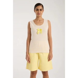 venüsshopping- Kadın Beyaz Kurdele Detaylı Sarı Çizgili Şortlu Pijama Takımı