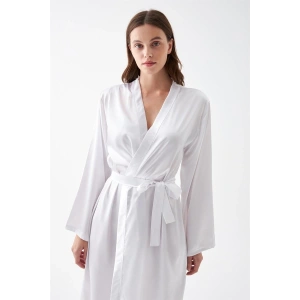 venüsshopping- Kadın Uzun Beyaz Saten Sabahlık