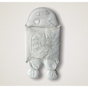 Yenidoğan Lüks Üç Kalp Love Nakışlı Kız Bebek Ayaklı Kundak Bebek Battaniyesi Ekru