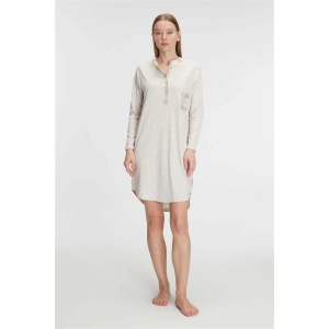 Kadın Pamuklu Düğmeli Uzun Kollu Gecelik – Rahat Kalıp, Doğal Kumaş, Zasız Şıklık