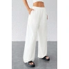 Kadın Beyaz Bol Kesim Cepli Geniş Paça Dökümlü Pantolon