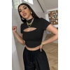 Kadın Siyah Göğüs Dekolteli Yarım Kollu Cut Out Crop Top Bluz